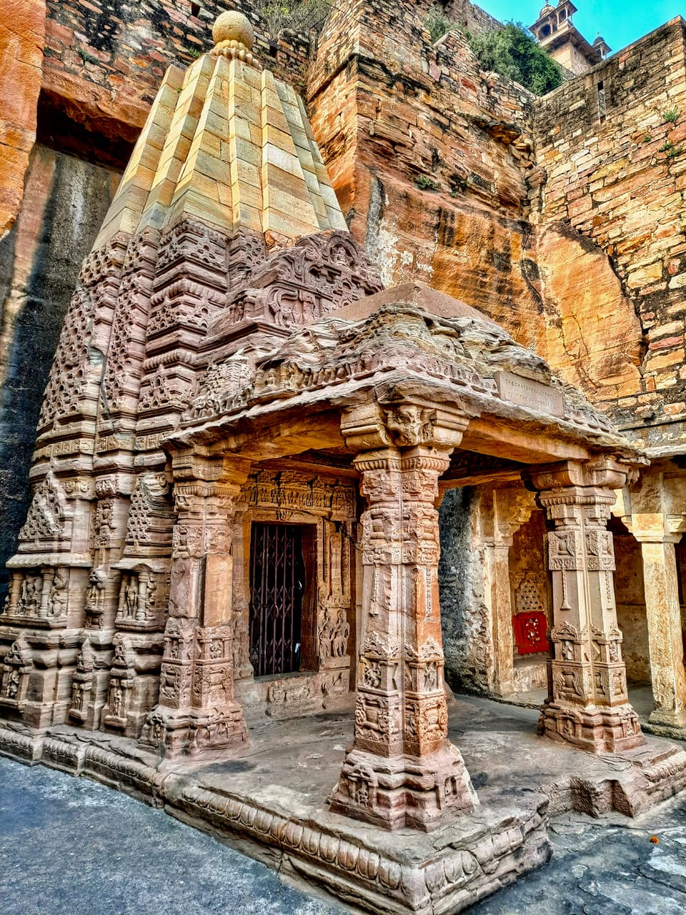 0121521_Chaturbhuj_Temple,_Gwalior_Fort,_Madhya_Pradesh_67