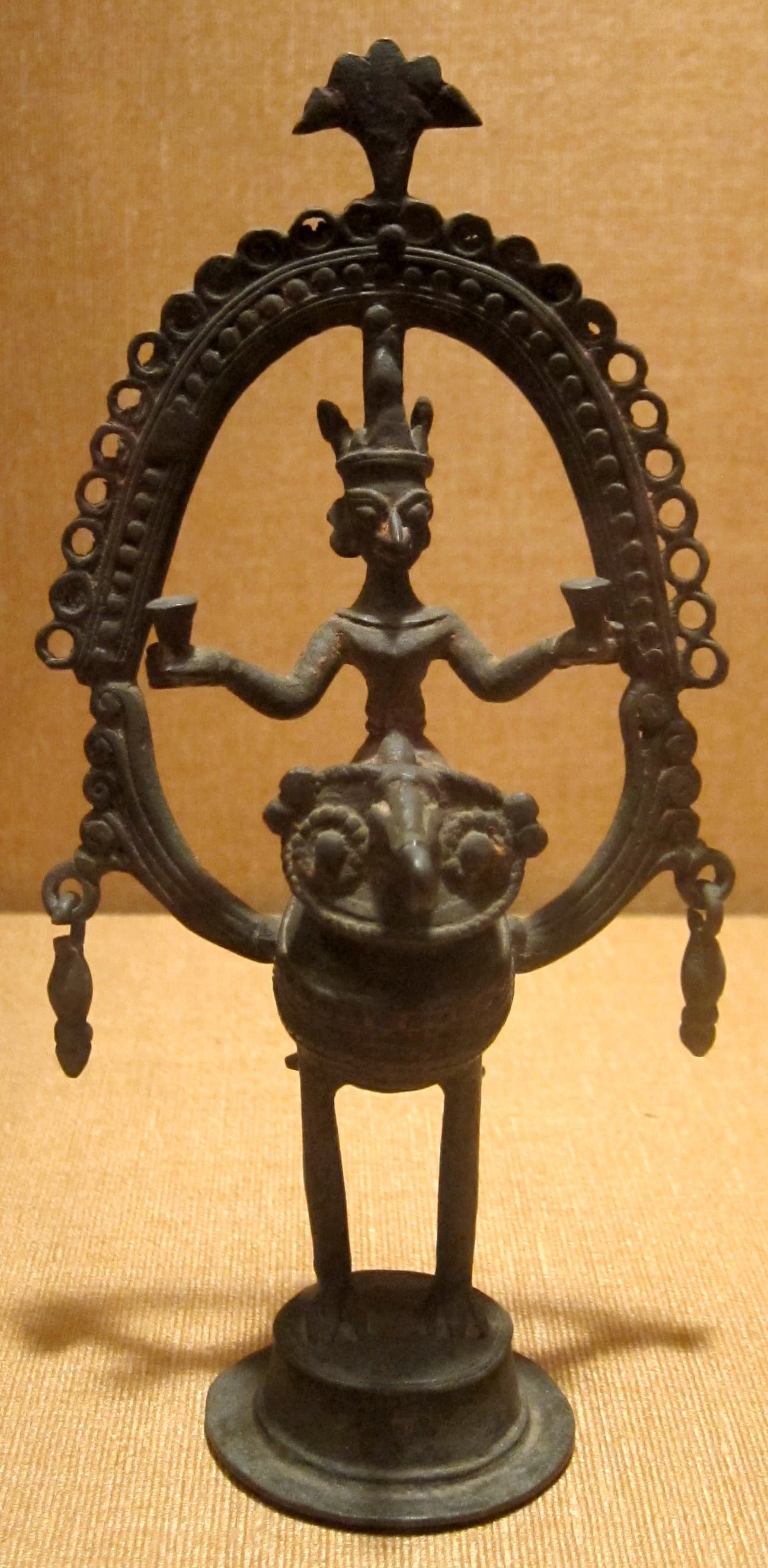 God_astride_an_owl,_Dhokra_(Dokra)_craftsmen,_Bankura,_West_Bengal,_19th_century,_lost-wax_cast_brass,_HAA (1)